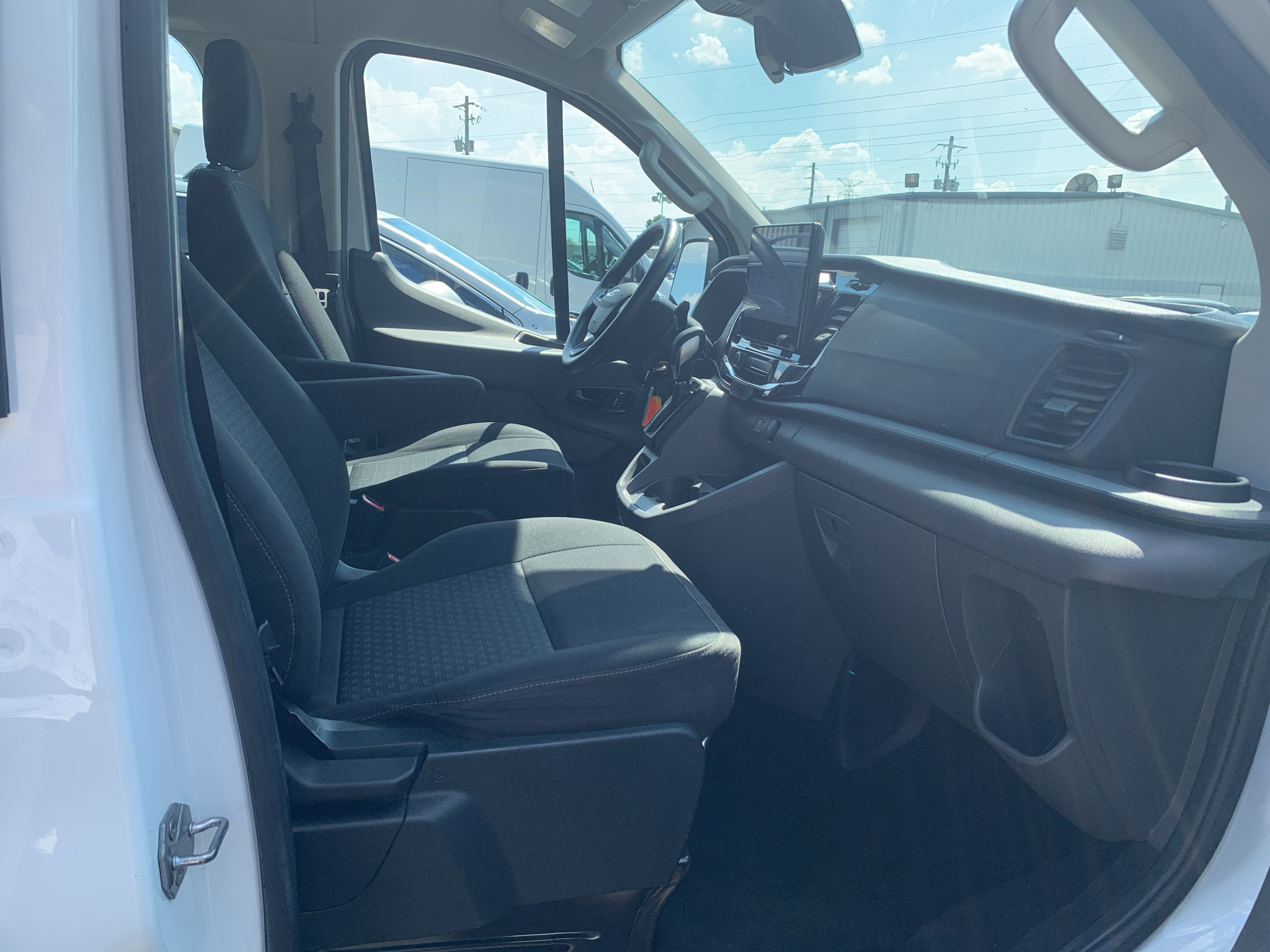 Used 2023 Ford Transit 350 XLT RWD image 33