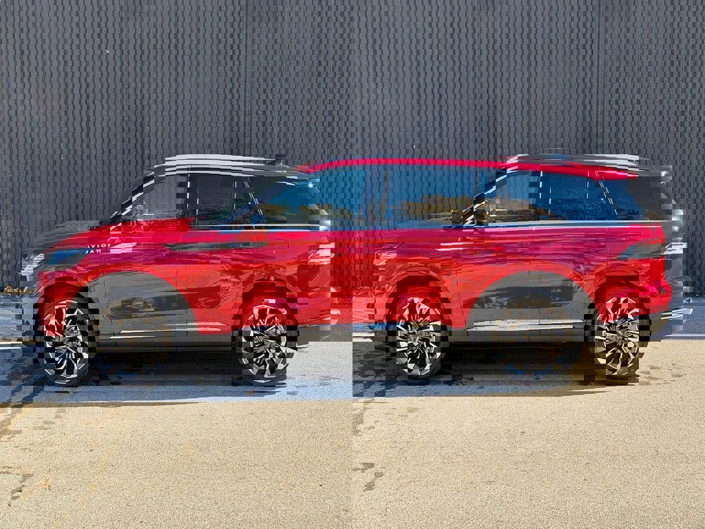 New 2026 Lincoln Aviator Reserve w/ Luxury Package image 3