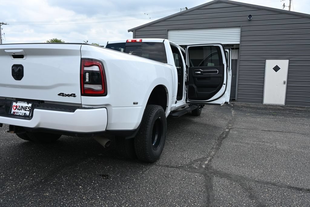 Used 2024 RAM 3500 Big Horn w/ Night Edition AWD/4WD image 31