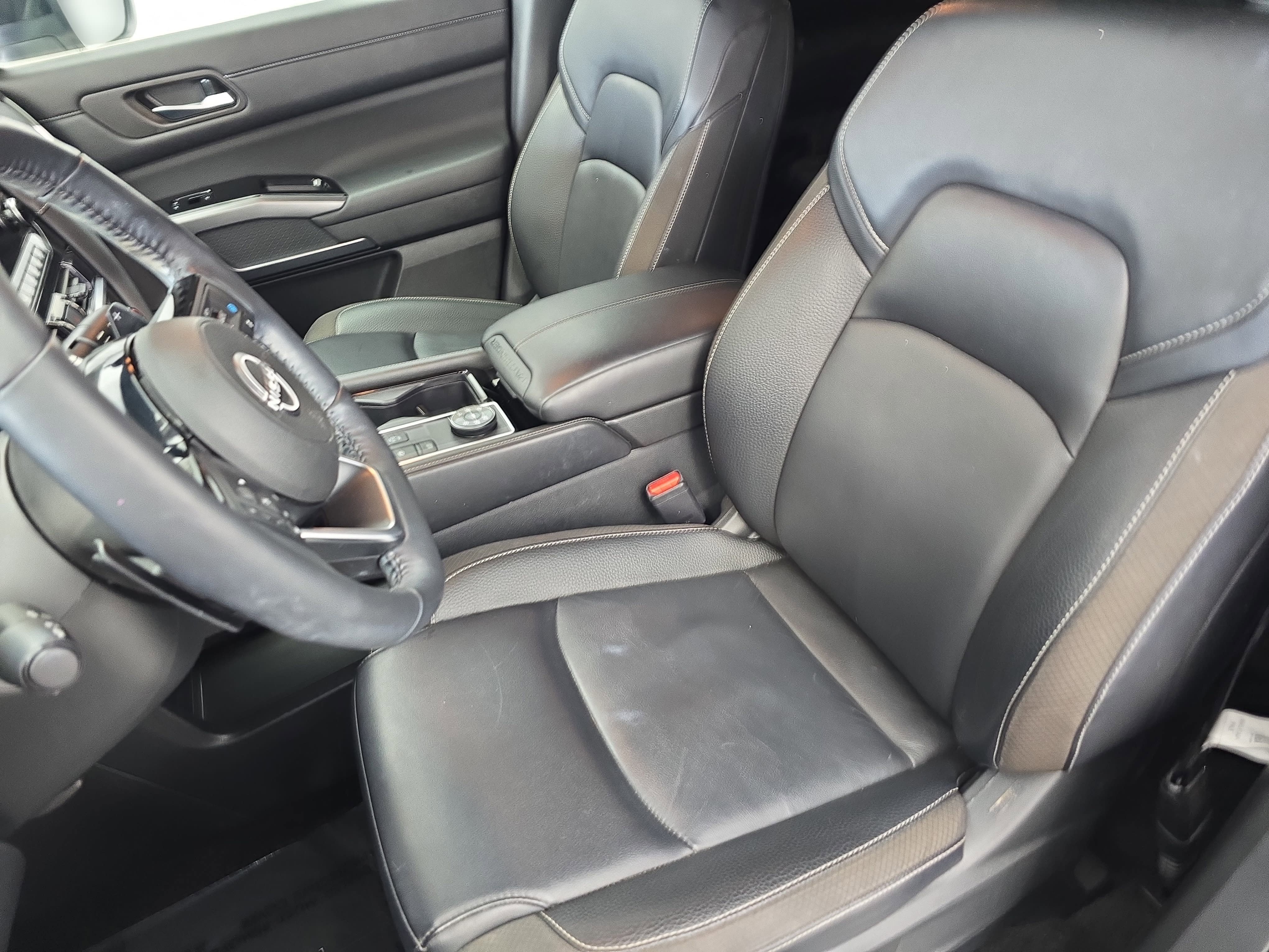 Certified 2024 Nissan Pathfinder SL w/ SL Premium Package AWD/4WD image 15
