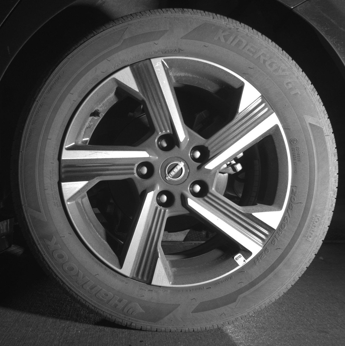 Used 2025 Nissan Sentra SV FWD image 13