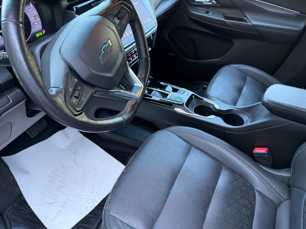 Used 2023 Chevrolet Bolt LT w/ Infotainment Package FWD image 10