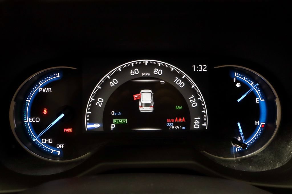 Used 2025 Toyota RAV4 XLE AWD/4WD image 28