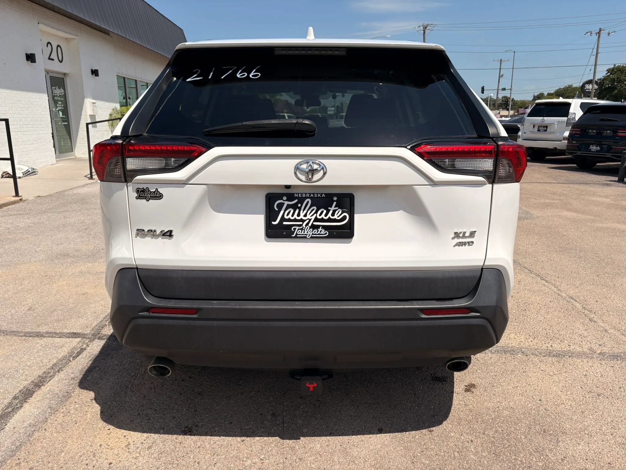 Used 2021 Toyota RAV4 XLE AWD/4WD image 6