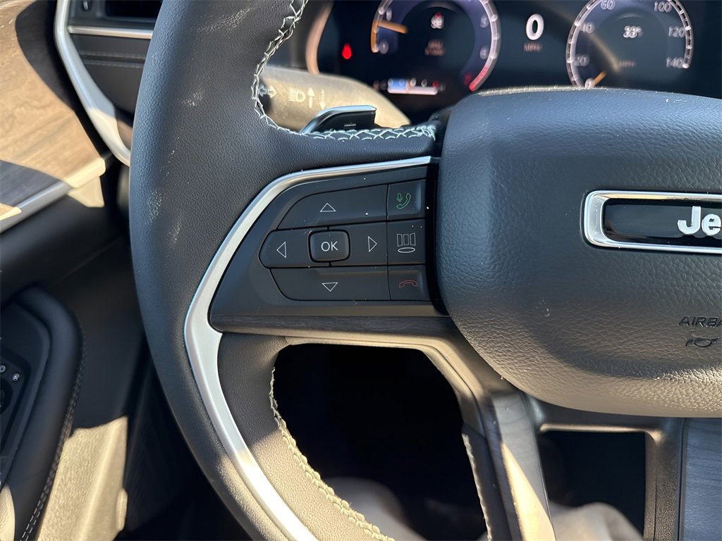 New 2025 Jeep Grand Cherokee Limited image 32