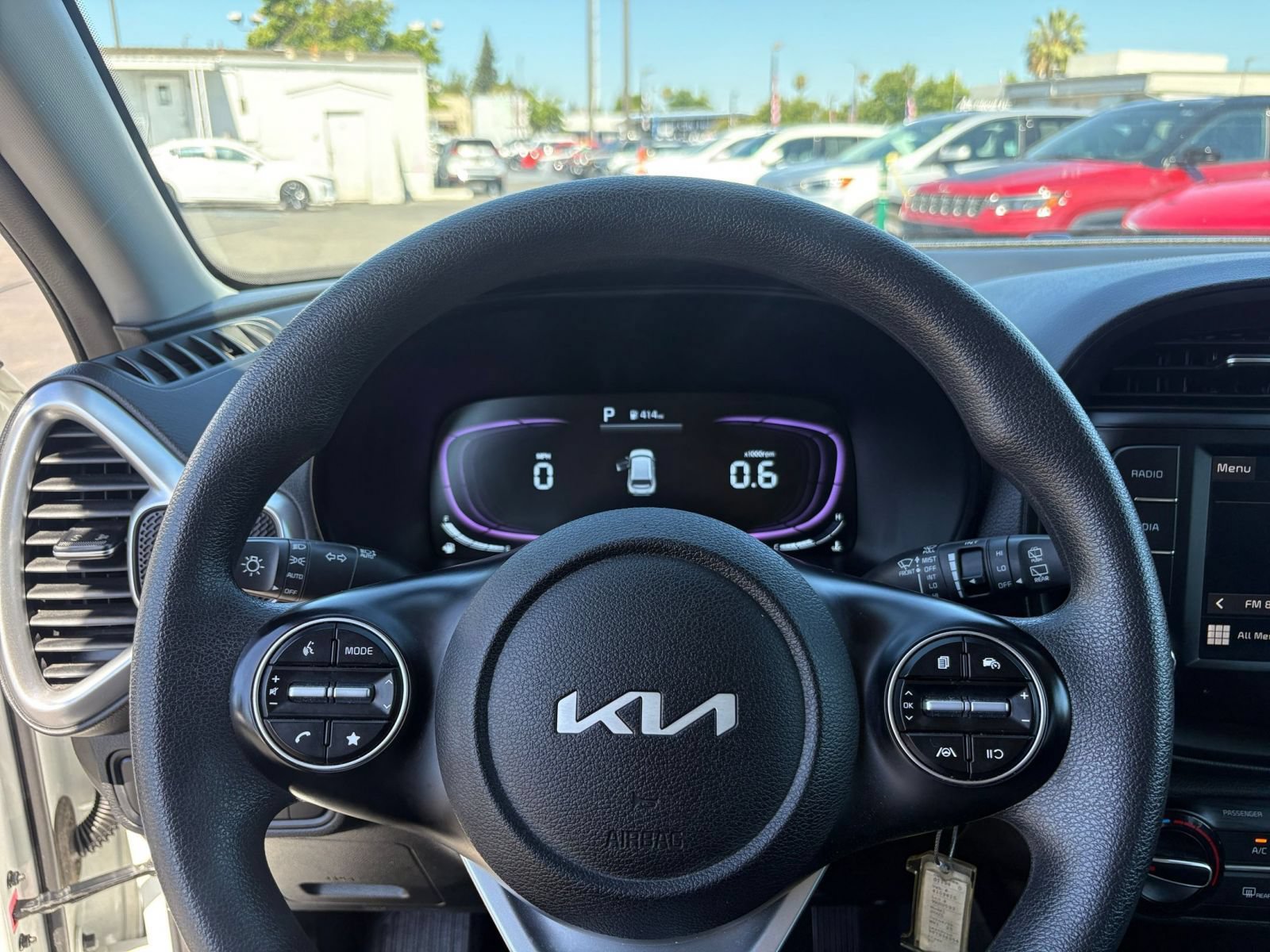 Used 2025 Kia Soul LX w/ LX Technology Package FWD image 25