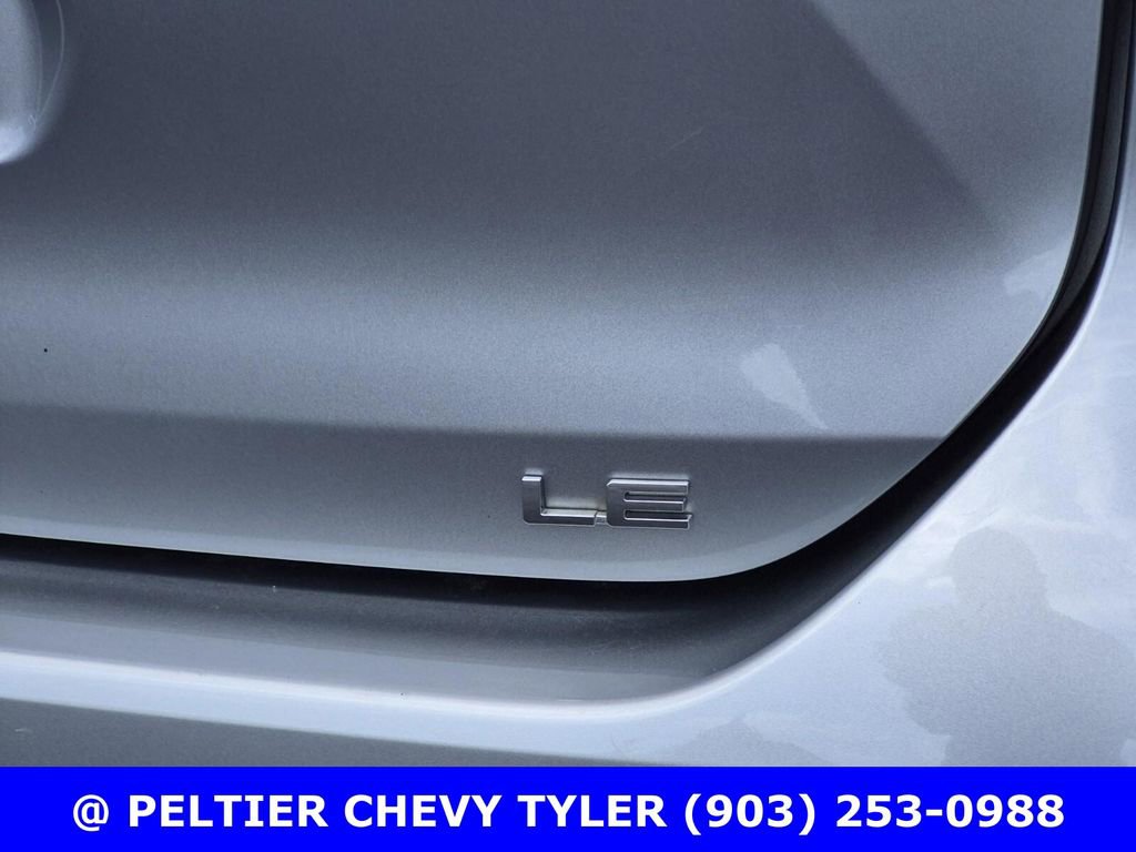 Used 2023 Toyota Highlander LE FWD image 10