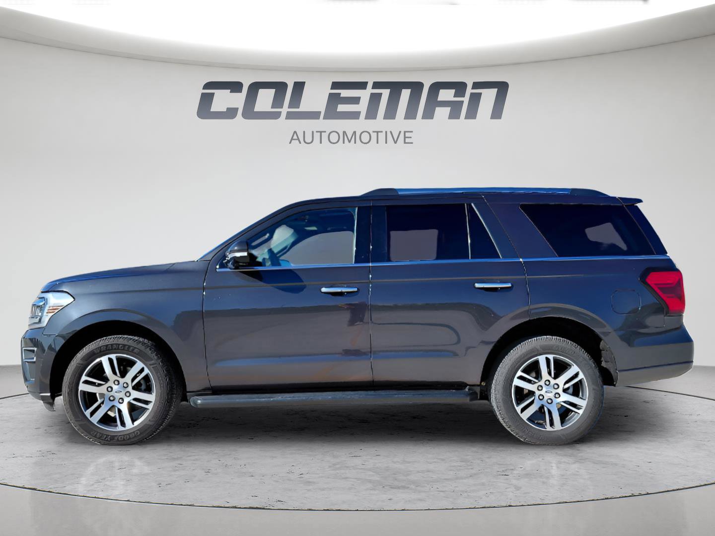 Used 2024 Ford Expedition Limited image 2