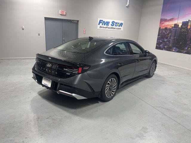 New 2025 Hyundai Sonata Limited image 5