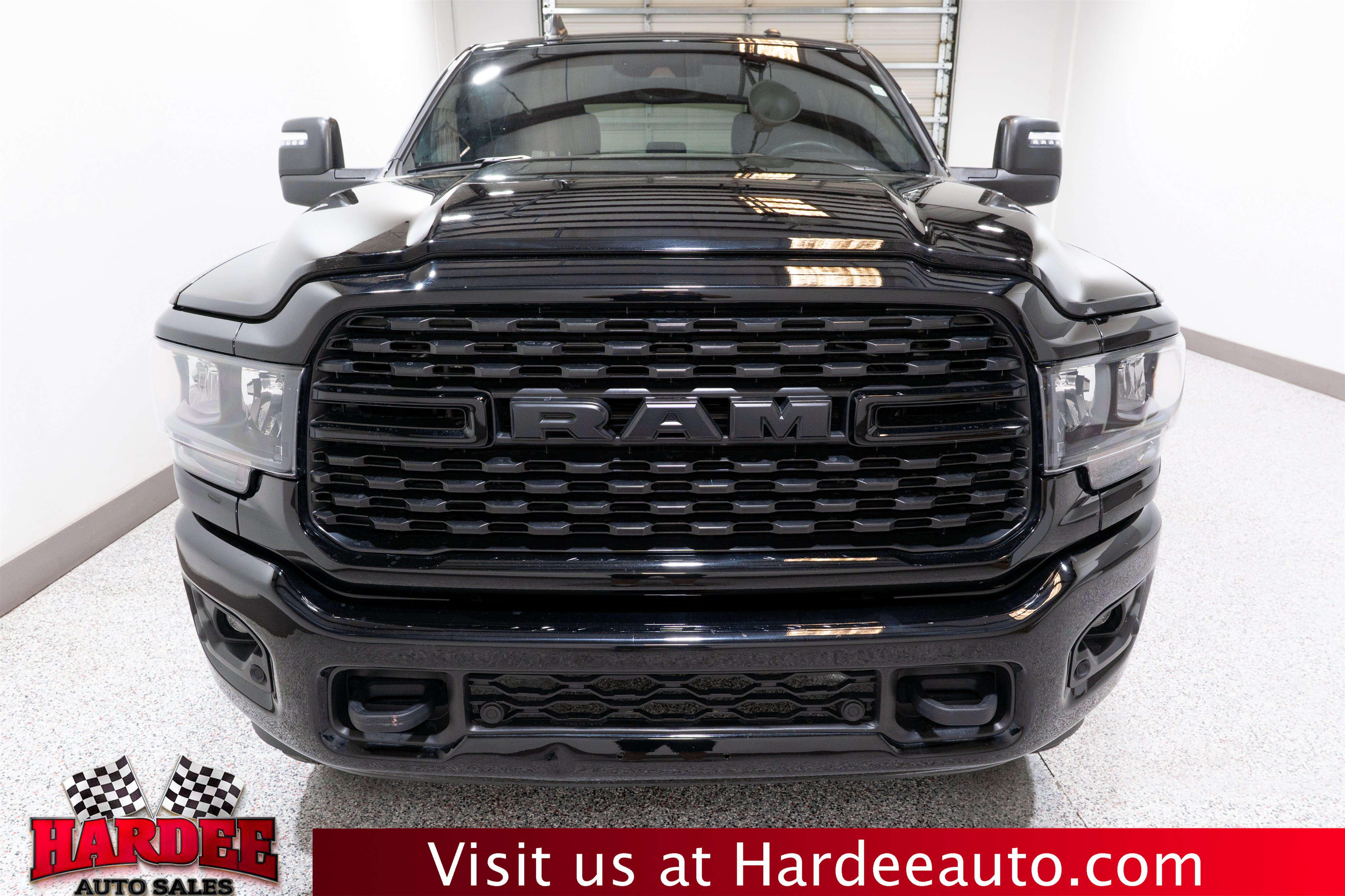 Used 2024 RAM 2500 Big Horn w/ Night Edition AWD/4WD image 7