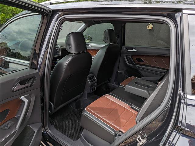 Certified 2024 Volkswagen Tiguan SEL R-Line w/ MDO Package, Two-Row AWD/4WD image 22