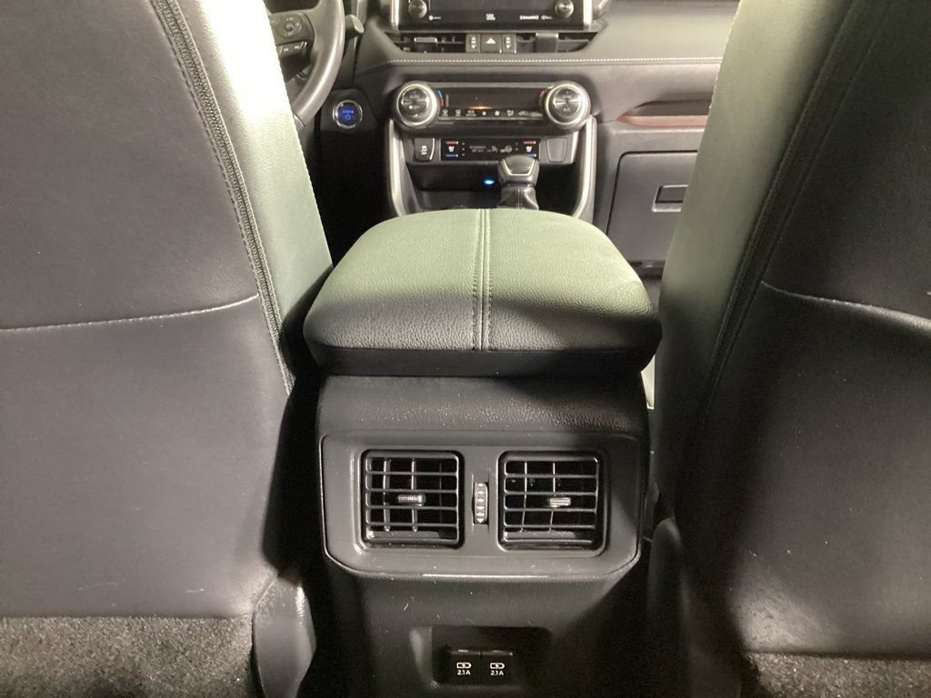 Used 2020 Toyota RAV4 Limited AWD/4WD image 25