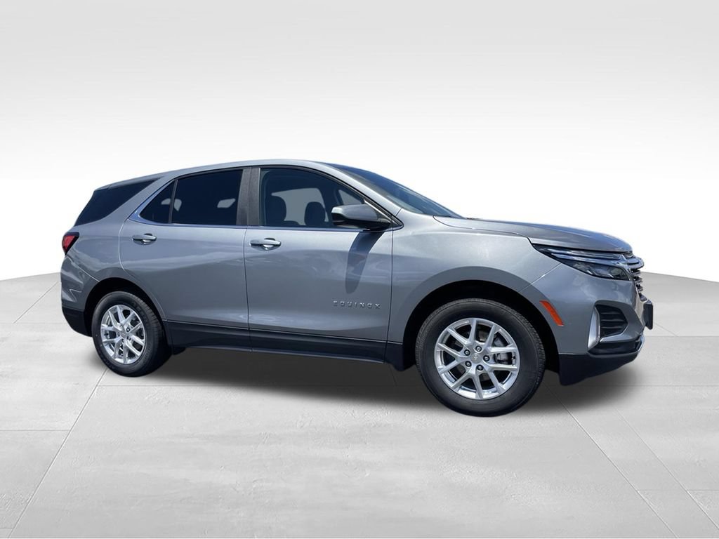 Used 2024 Chevrolet Equinox LT AWD/4WD image 2