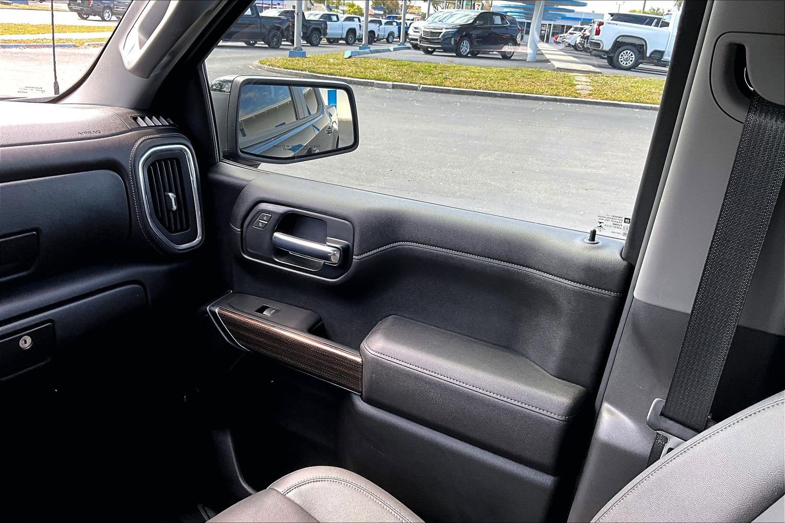 Certified 2021 Chevrolet Silverado 1500 LT Trail Boss w/ Convenience Package II image 17