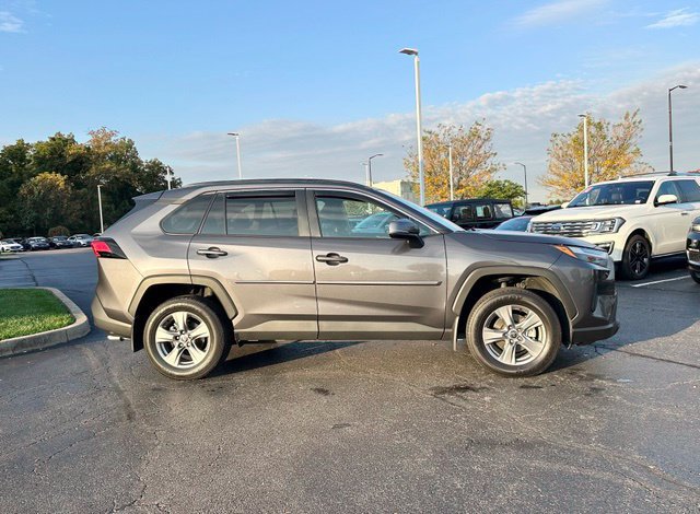 Used 2024 Toyota RAV4 XLE AWD/4WD image 12
