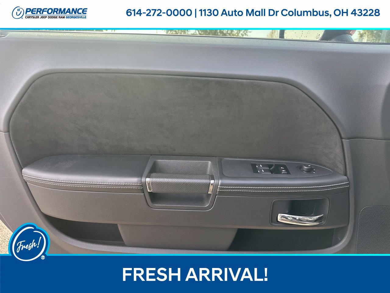 Used 2012 Dodge Challenger SRT8 RWD image 12