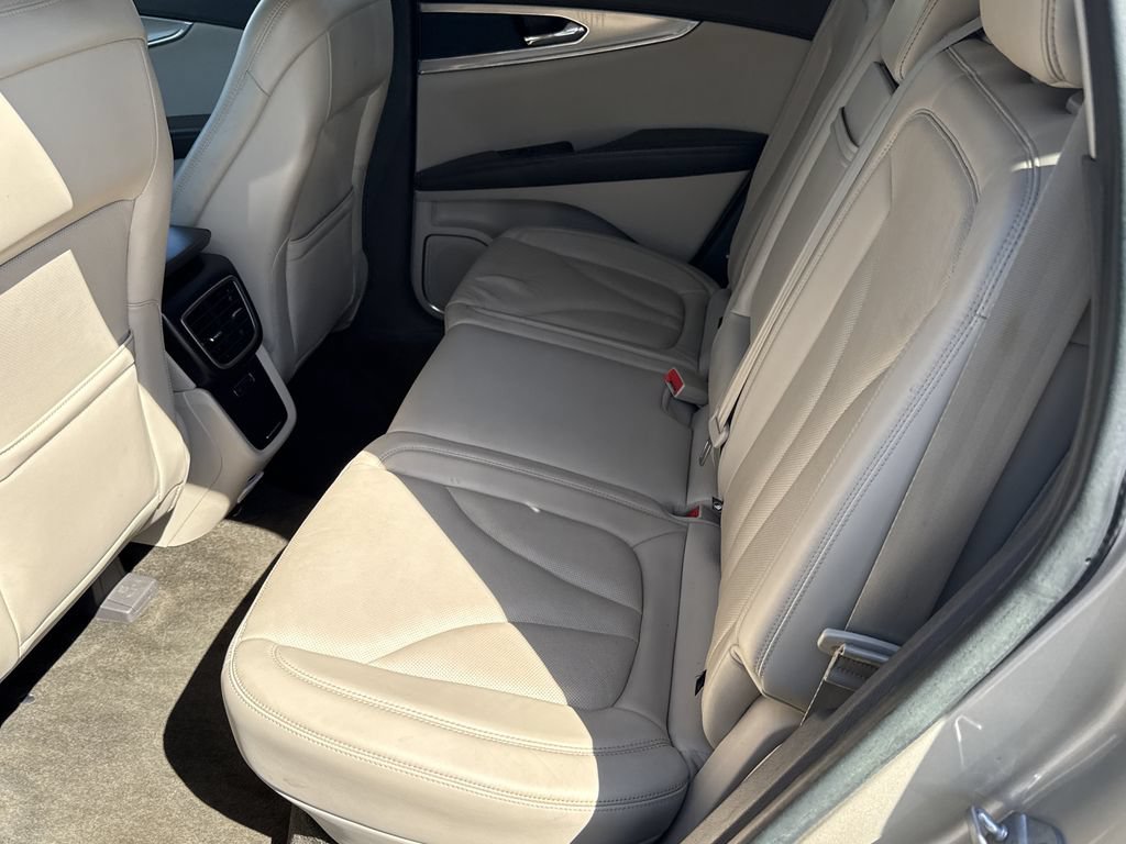 Used 2017 Lincoln MKX Reserve AWD/4WD image 20
