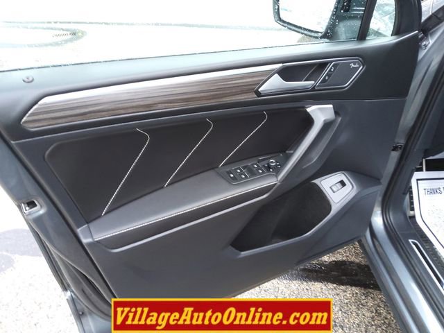 Used 2023 Volkswagen Tiguan SEL R-Line image 10