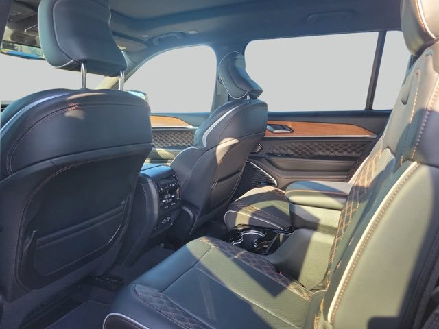 Used 2025 Jeep Grand Cherokee L Summit AWD/4WD image 11