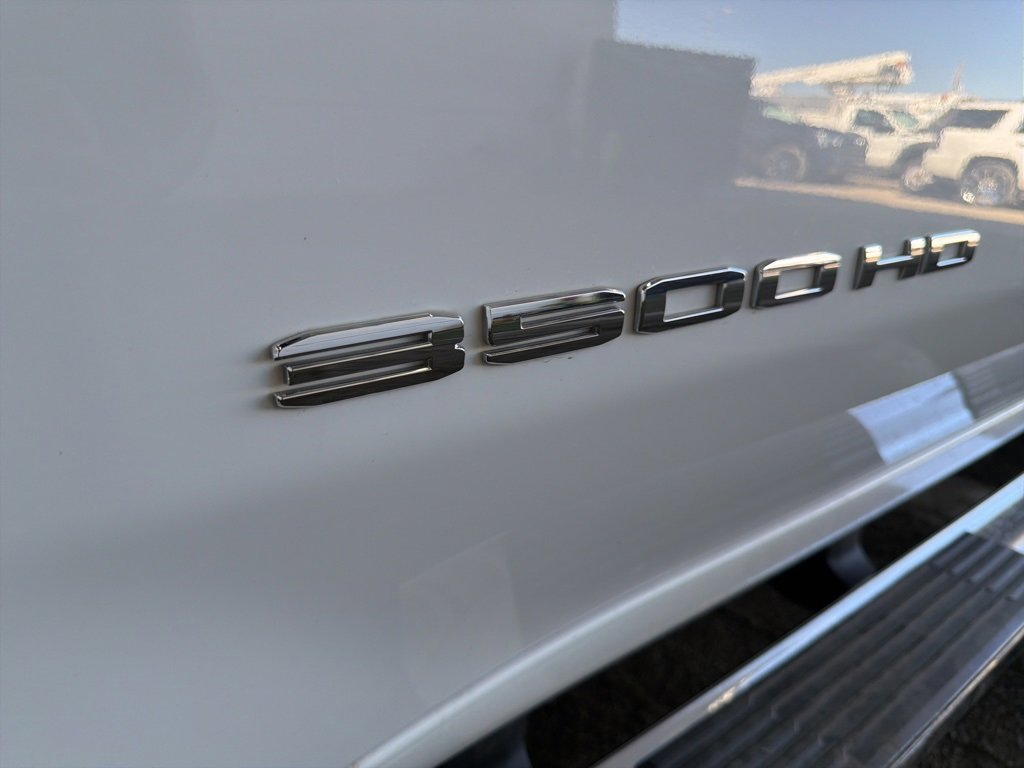 Used 2023 GMC Sierra 3500 SLT w/ SLT Premium Package image 39