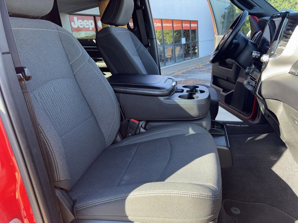 Used 2024 RAM 2500 Big Horn w/ Sport Appearance Package image 13