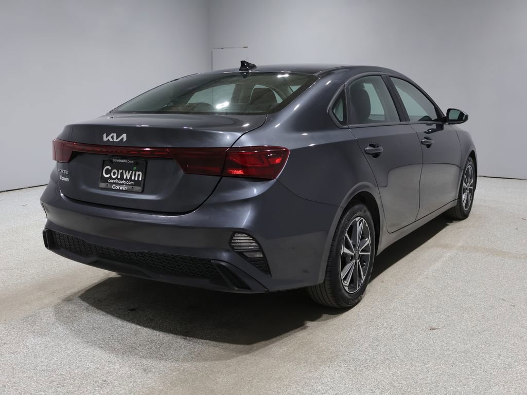 Used 2024 Kia Forte LXS image 2