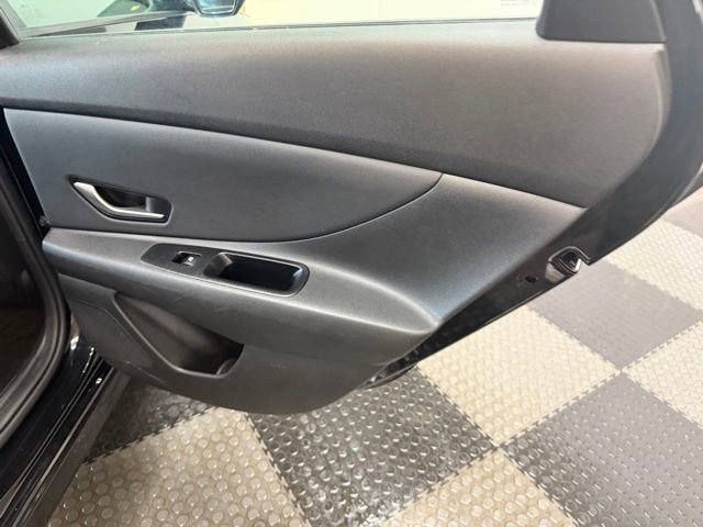 Used 2022 Hyundai Elantra SEL w/ Convenience Package image 37