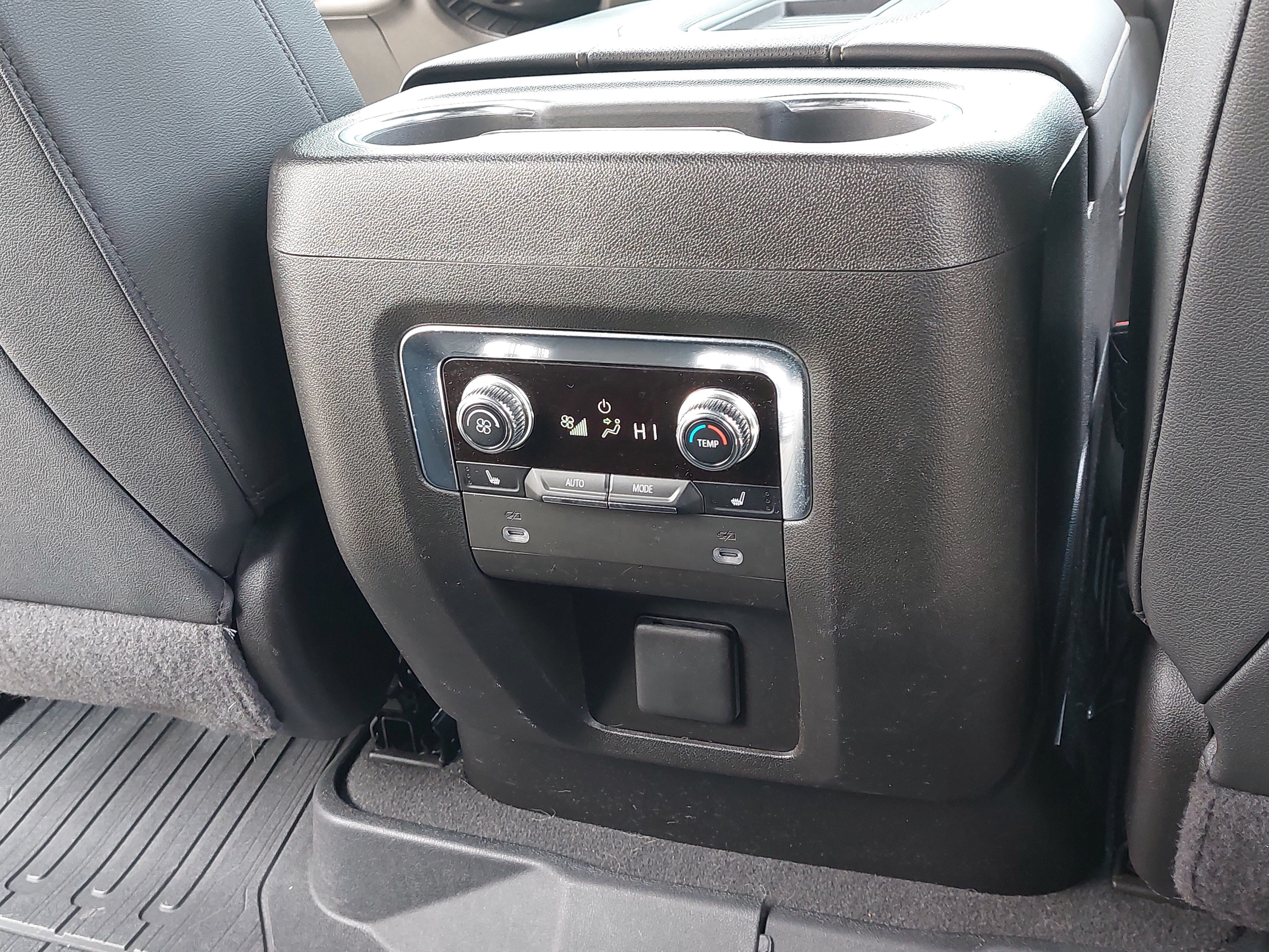 Used 2022 GMC Yukon XL AT4 AWD/4WD image 12