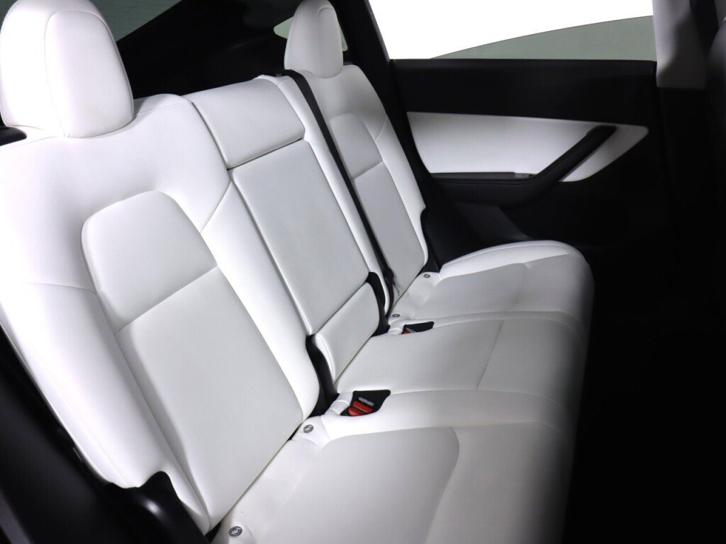 Used 2020 Tesla Model Y Long Range image 40