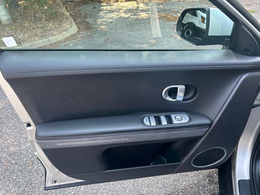 Used 2023 Hyundai Ioniq 5 SEL w/ Cargo Package RWD image 13