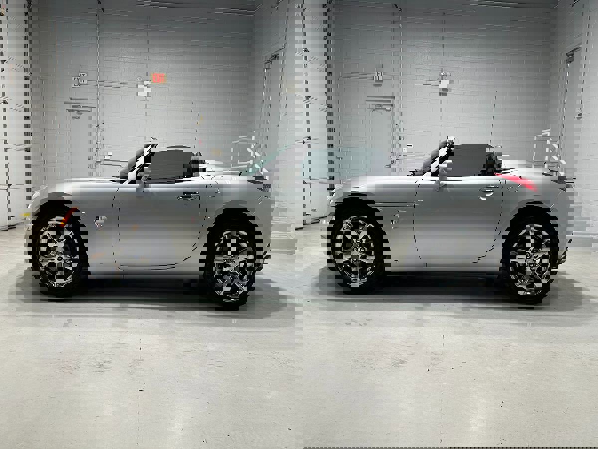 Used 2008 Pontiac Solstice GXP w/ Premium Package image 15