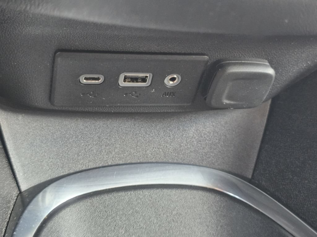 Used 2022 Chevrolet Malibu LT FWD image 28