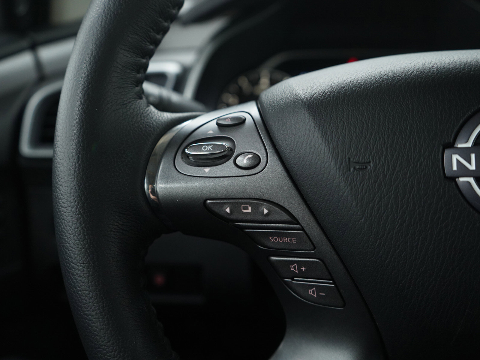 Used 2024 Nissan Murano SL image 25