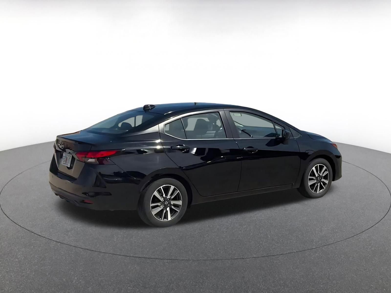 Used 2025 Nissan Versa SV image 14