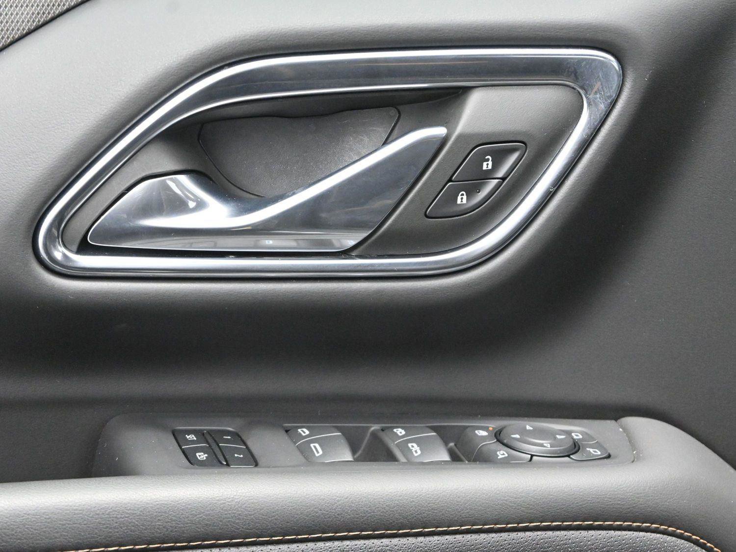 Used 2023 GMC Yukon AT4 w/ AT4 Premium Plus Package image 13