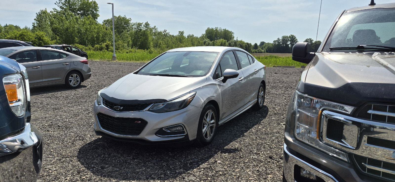 Used 2017 Chevrolet Cruze LT w/ LT Convenience Package