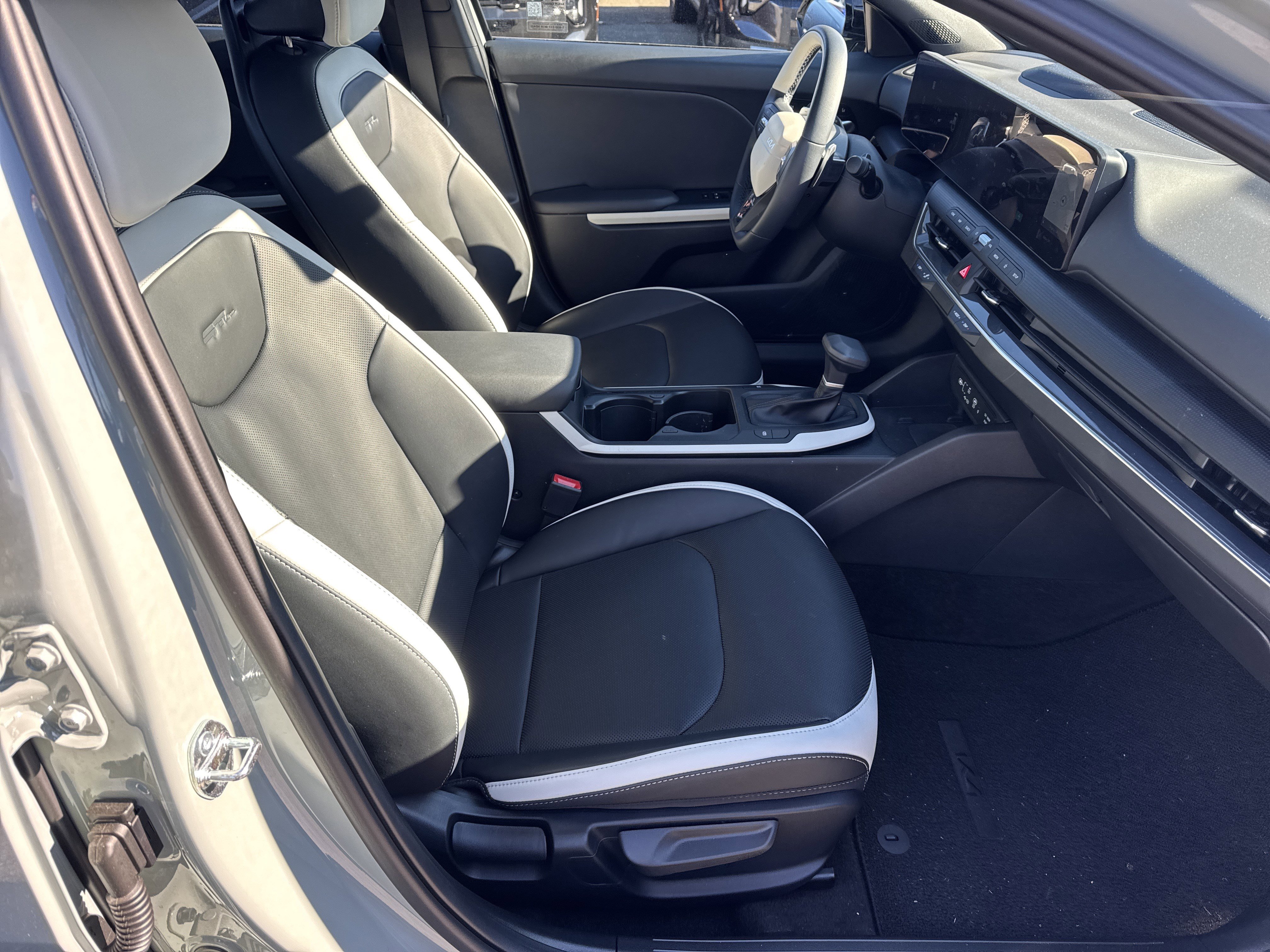 Certified 2025 Kia K4 GT-Line w/ GT-Line Premium Package image 13