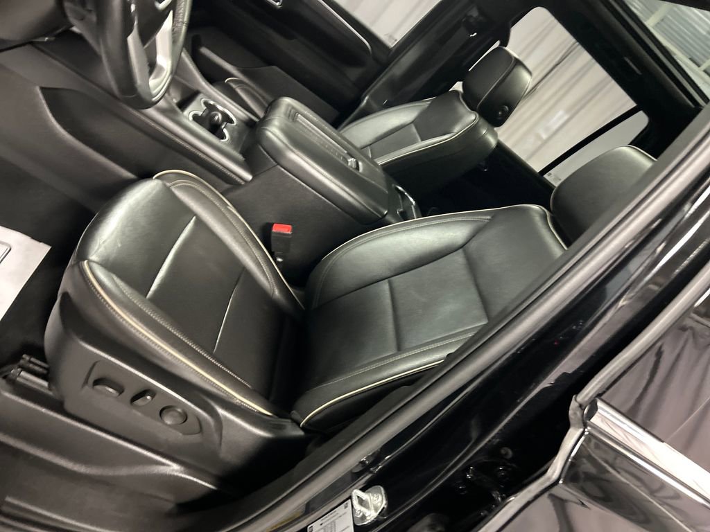 Used 2023 GMC Yukon SLT image 12