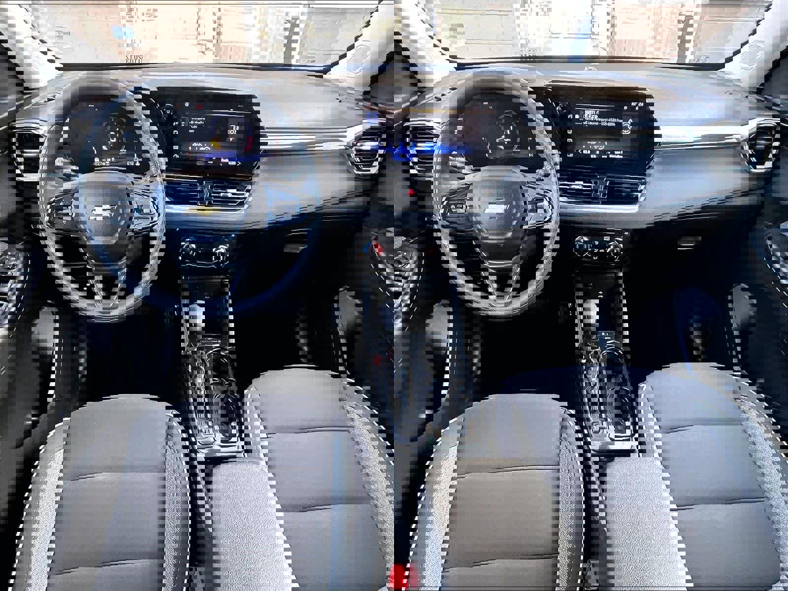 Used 2025 Chevrolet TrailBlazer LT AWD/4WD image 21