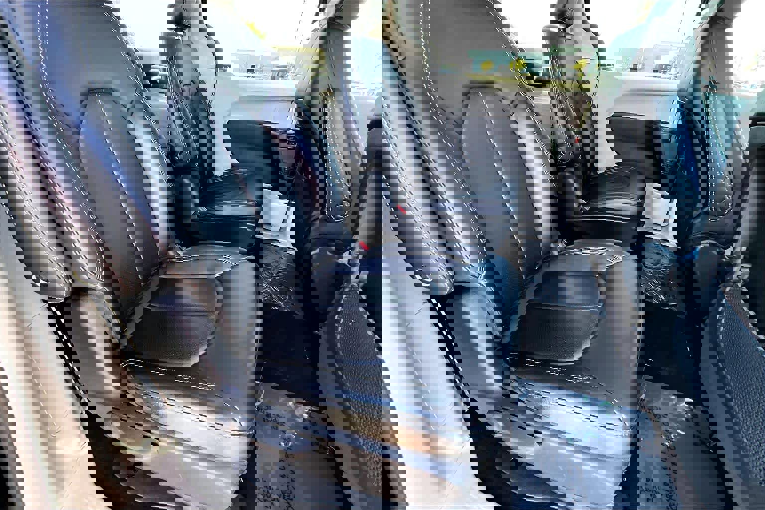 Used 2024 Chrysler Pacifica Select image 19