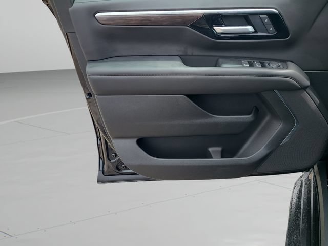 New 2026 Chevrolet Suburban LS w/ LPO, Dark Essentials Package RWD image 18