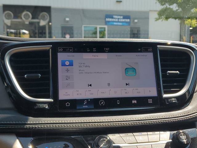 Used 2024 Chrysler Pacifica Touring-L AWD/4WD image 26