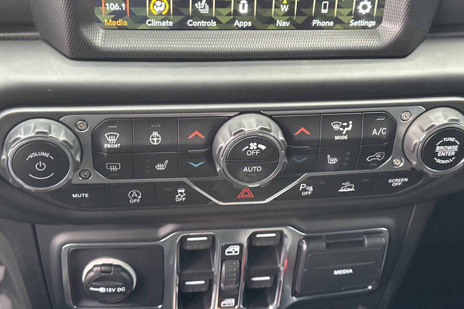 Used 2021 Jeep Wrangler Unlimited Sahara image 26