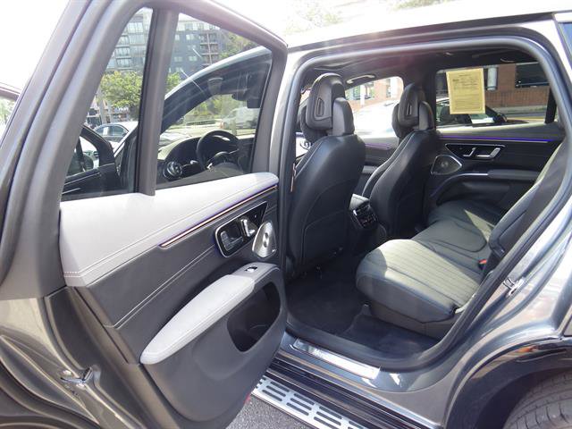 Used 2023 Mercedes-Benz EQS 580 4MATIC SUV image 21