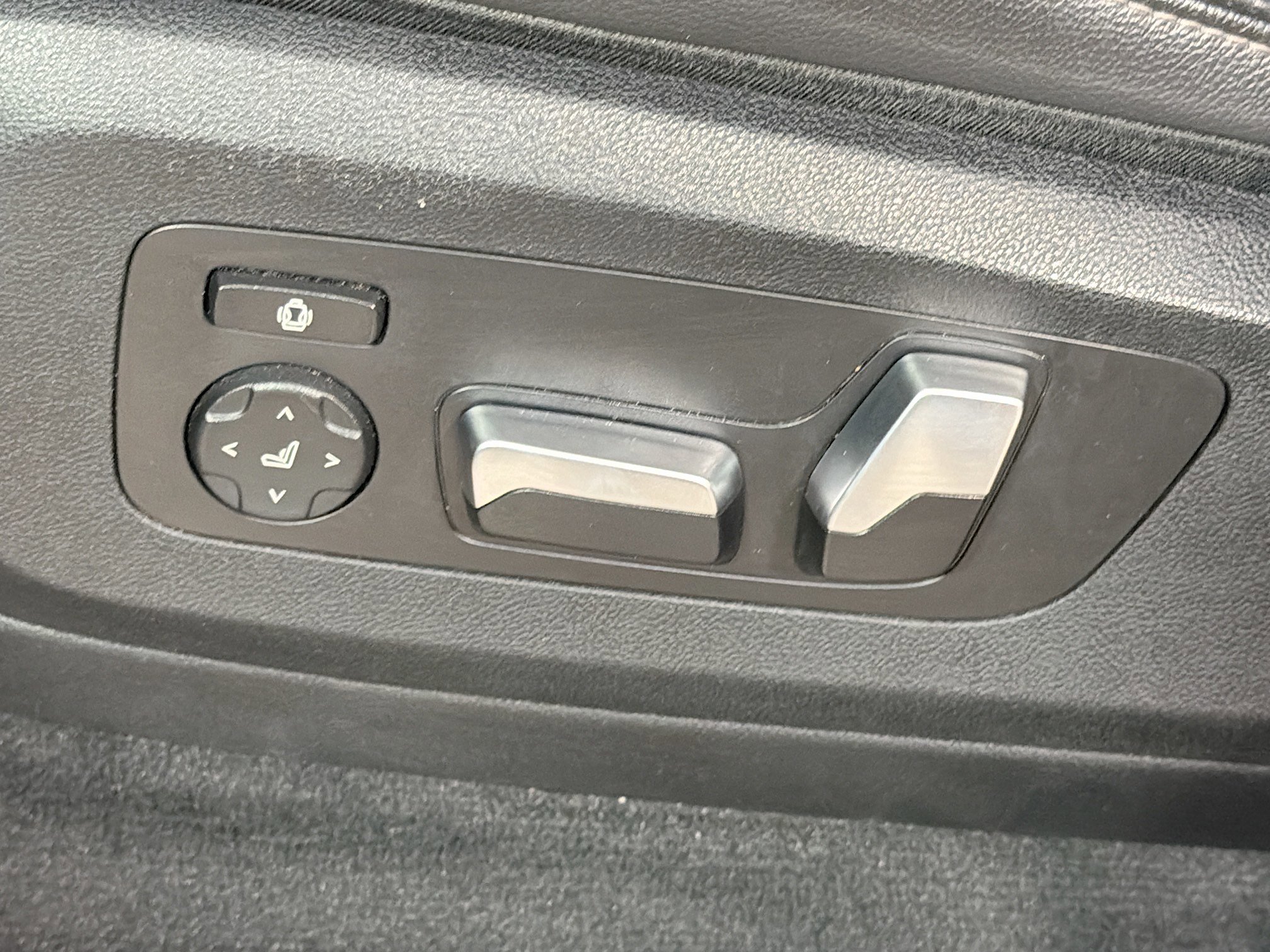 Used 2020 BMW X5 sDrive40i w/ Premium Package image 25