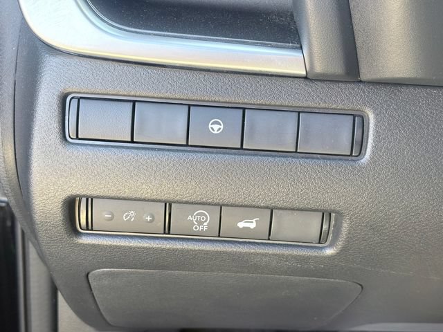 Used 2024 Nissan Rogue SV FWD image 23