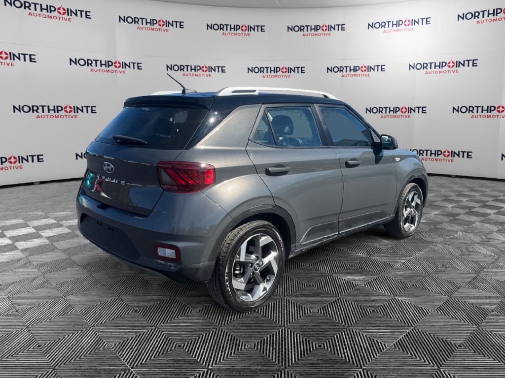 Used 2025 Hyundai Venue Limited FWD image 6