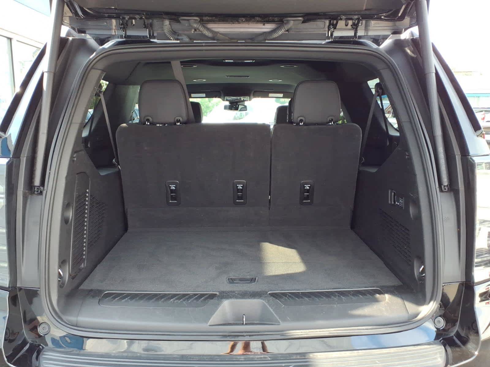 Used 2026 Chevrolet Suburban LT w/ Comfort Package AWD/4WD image 18