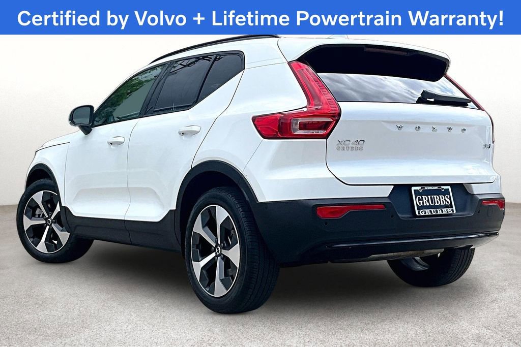 Used 2025 Volvo XC40 B5 Plus AWD/4WD image 16