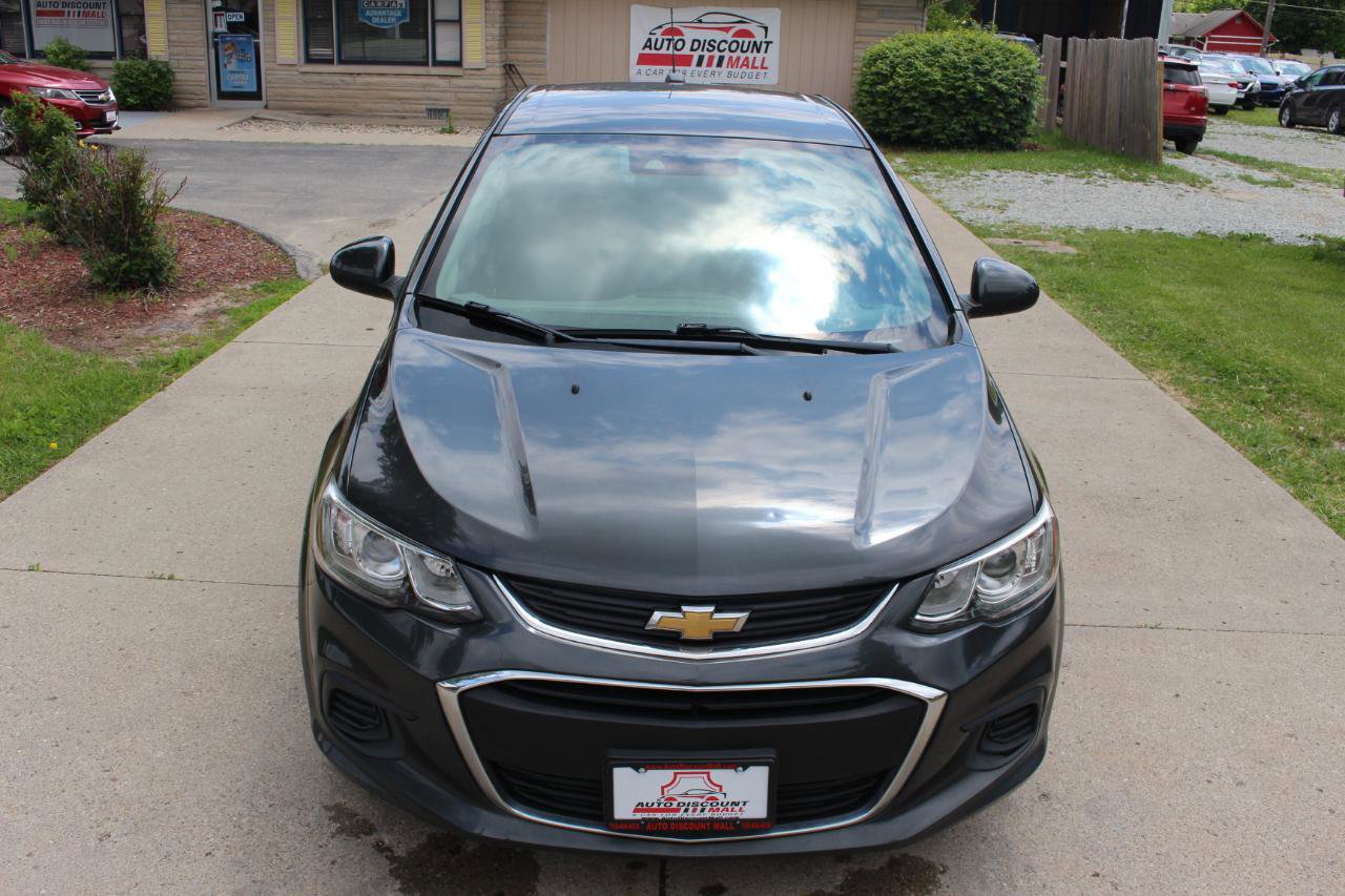 Used 2017 Chevrolet Sonic LT w/ Convenience Package FWD image 4